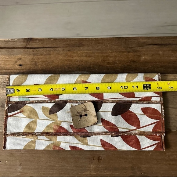 By Olive Floral Leaf Clutch Purse - Picture 8 of 8